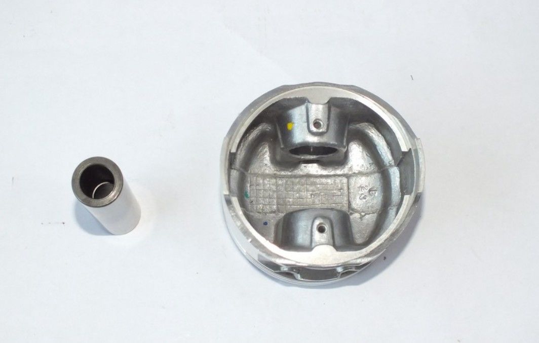 323 B6 1,6 1990-1997 Piston 0,50 ( Segmansız ) Takım