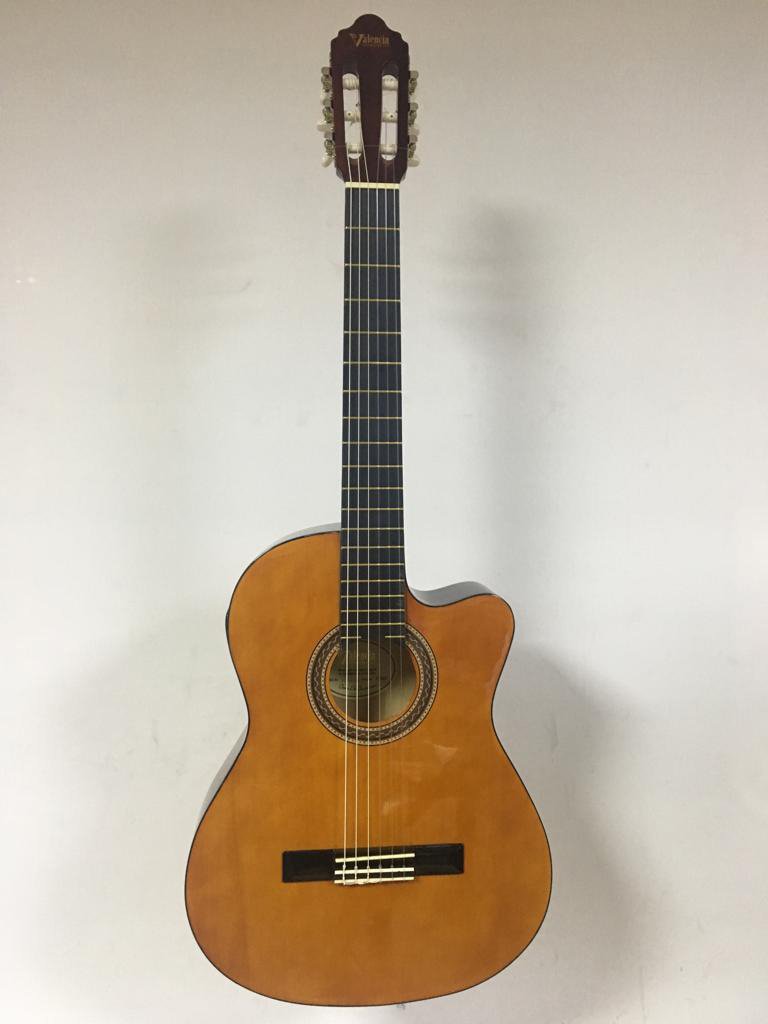 Valencia Vc104TcVt Sap Çelikli 4/4 Elektro Klasik Gitar