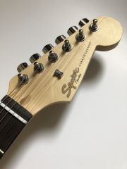 Squier MM Strat Siyah Elektro Gitar Kılıf + Askı Hediyeli
