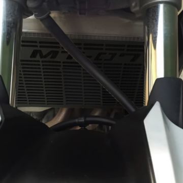 GP Kompozit Yamaha MT-07 2014-2020 Uyumlu Radyatör Koruma Siyah