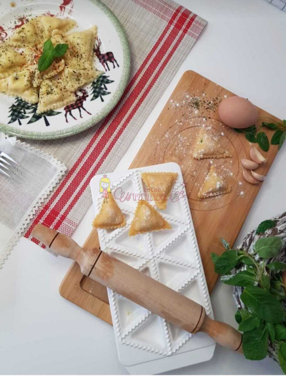 Pratik Mantı Kesme Hazirlama Aparatı ÜÇGEN