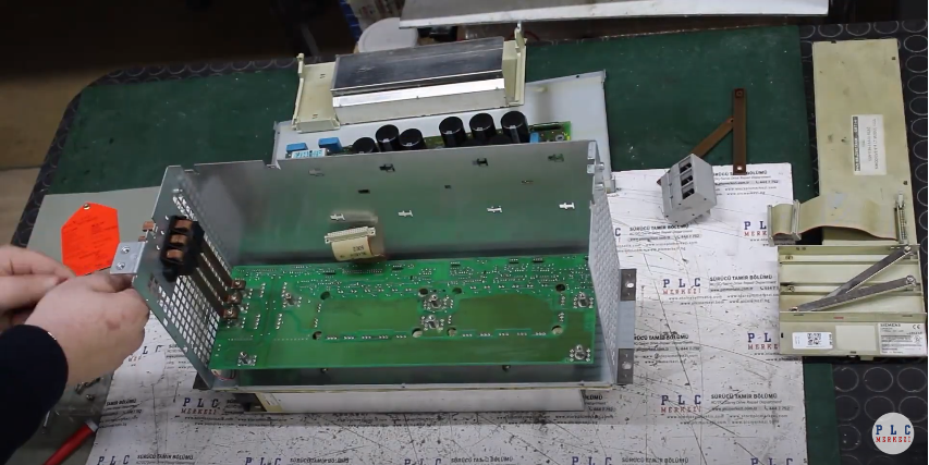6SN1113-1AB01-0BA1 SIEMENS SIMODRIVE 611 6SN1 113-1AB01-0BA1 Tamiri