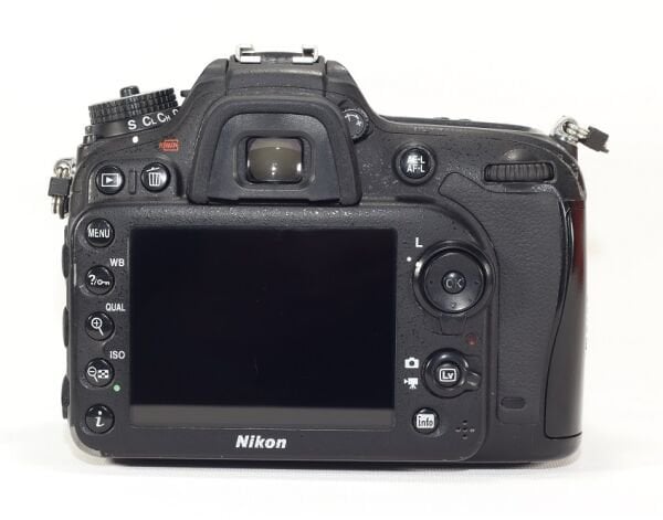 Nikon D7100 +18-135 Lens (169.000 Shutter)