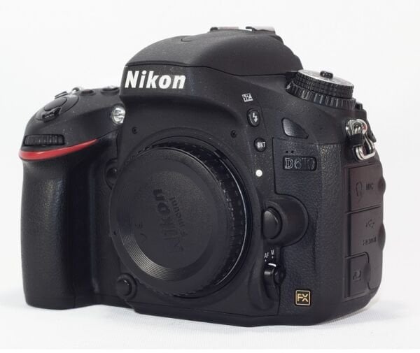 Nikon D610 Body Yeni (100 Shutter)