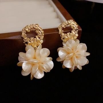 Pearl Flowers Küpe