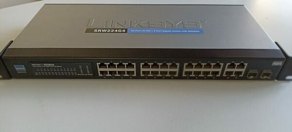 Cisco SRW224G4 24-port 10 100 + 4-port Gigabit Switch