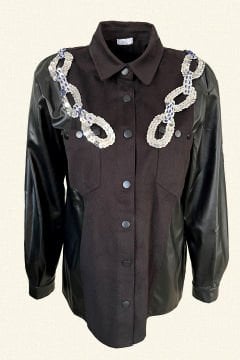 Gümüş Zincir İşlemeli Kolları Deri Detaylı Siyah Jean Ceket