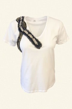 Yakası Siyah Boncuk İşlemeli V Yaka Beyaz Tişört