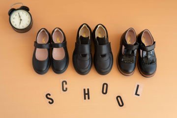 Siyah Cırtlı Deri Kız Çocuk Okul Ayakkabısı