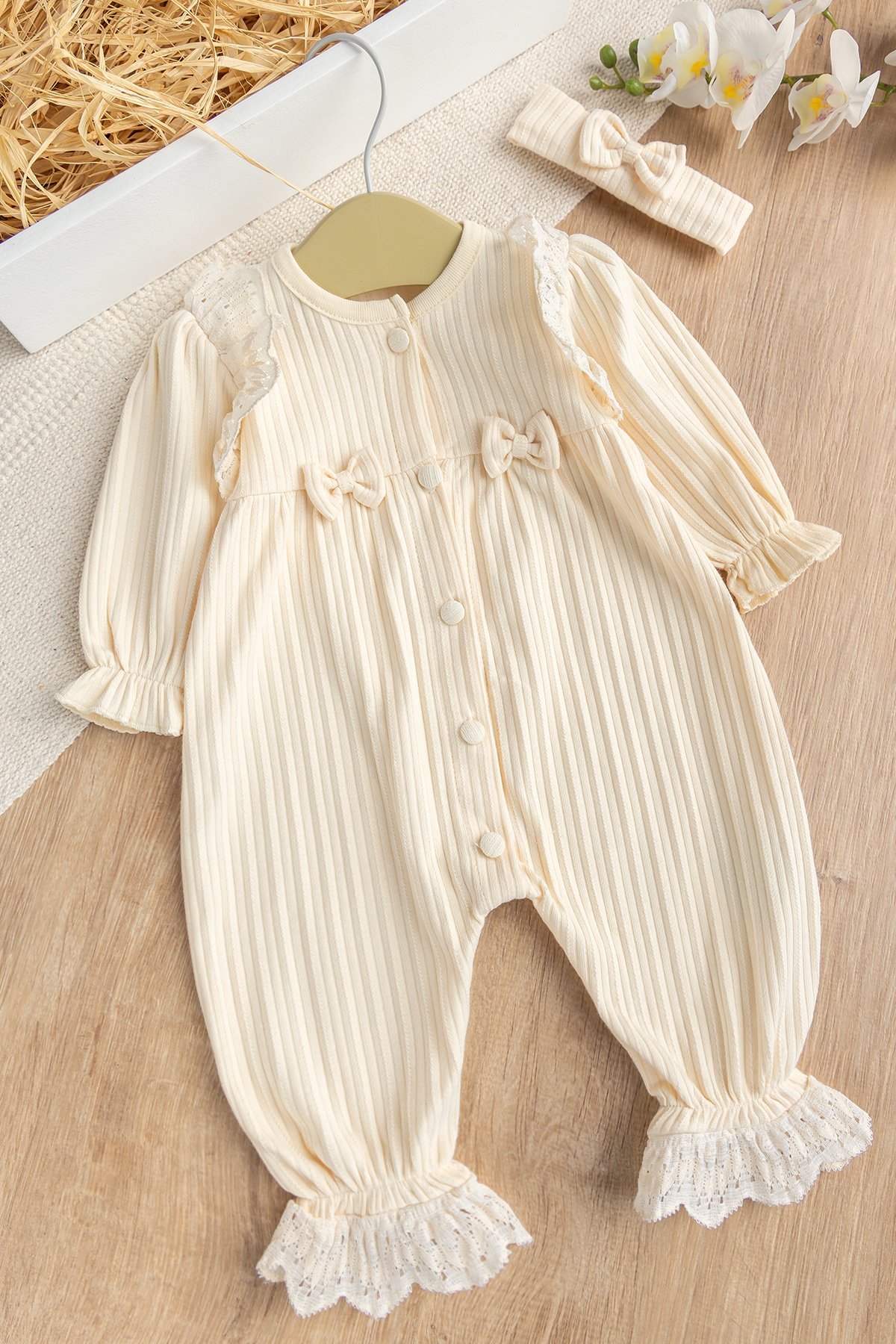 Güpürlü Fiyonklu  %100 Pamuk Penye Kız Bebek Tulum