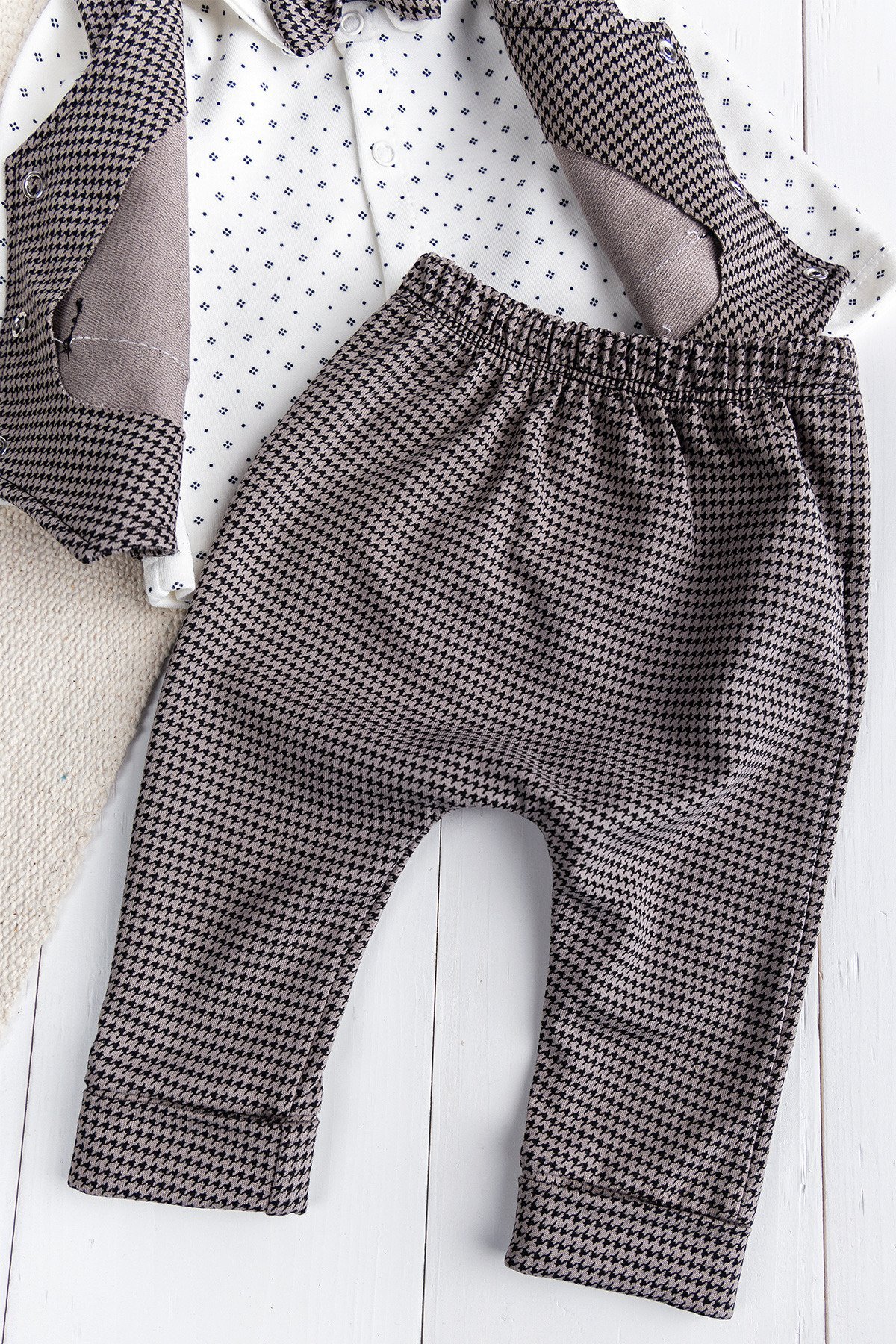 Kaz Ayagı Desenli Yelekli  Papyonlu 4'lü Erkek Bebek Takım Set Şık Özel Gün