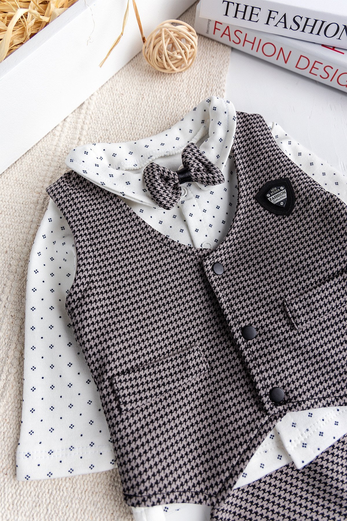 Kaz Ayagı Desenli Yelekli  Papyonlu 4'lü Erkek Bebek Takım Set Şık Özel Gün