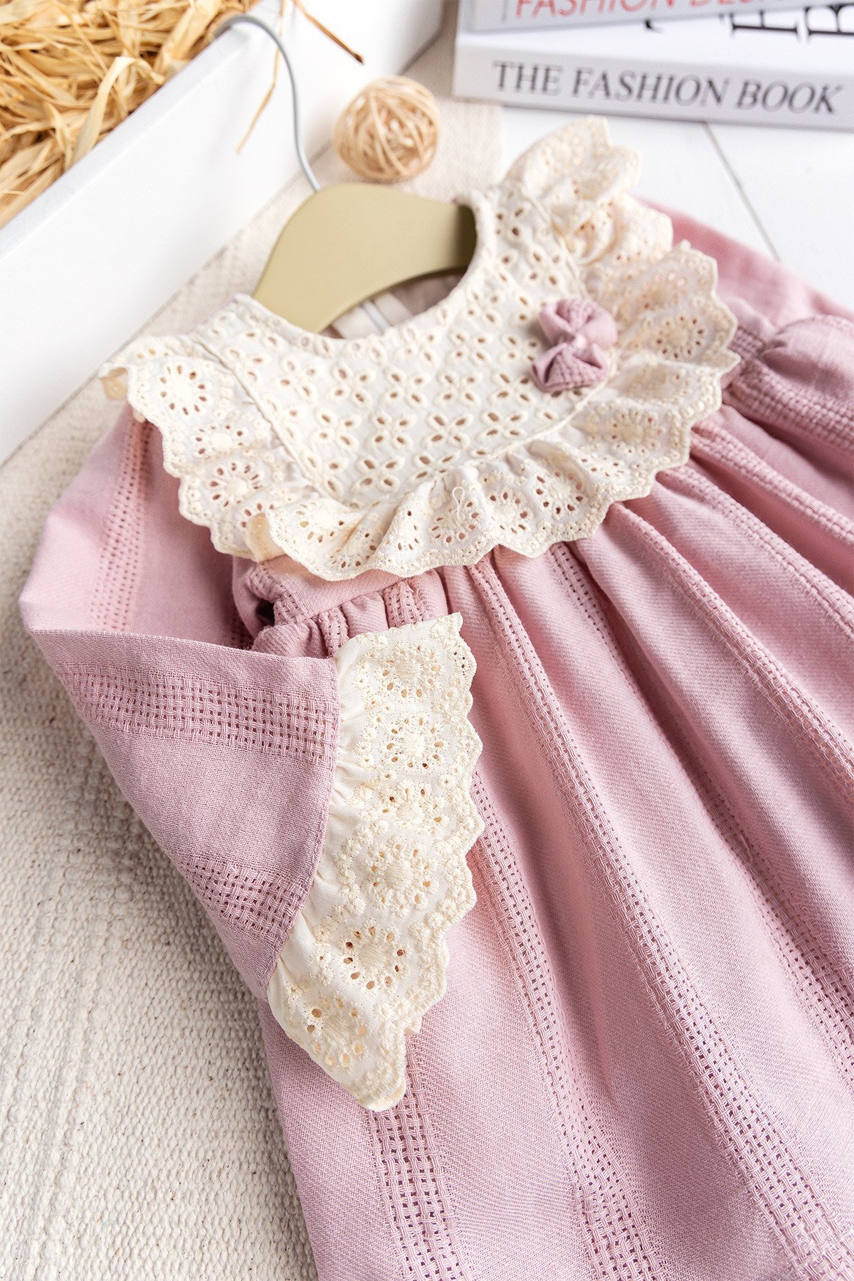 Fistolu Kare Yaka %100 Pamuk Pembe Kız Bebek Elbise Özel Gün Doğum Günü