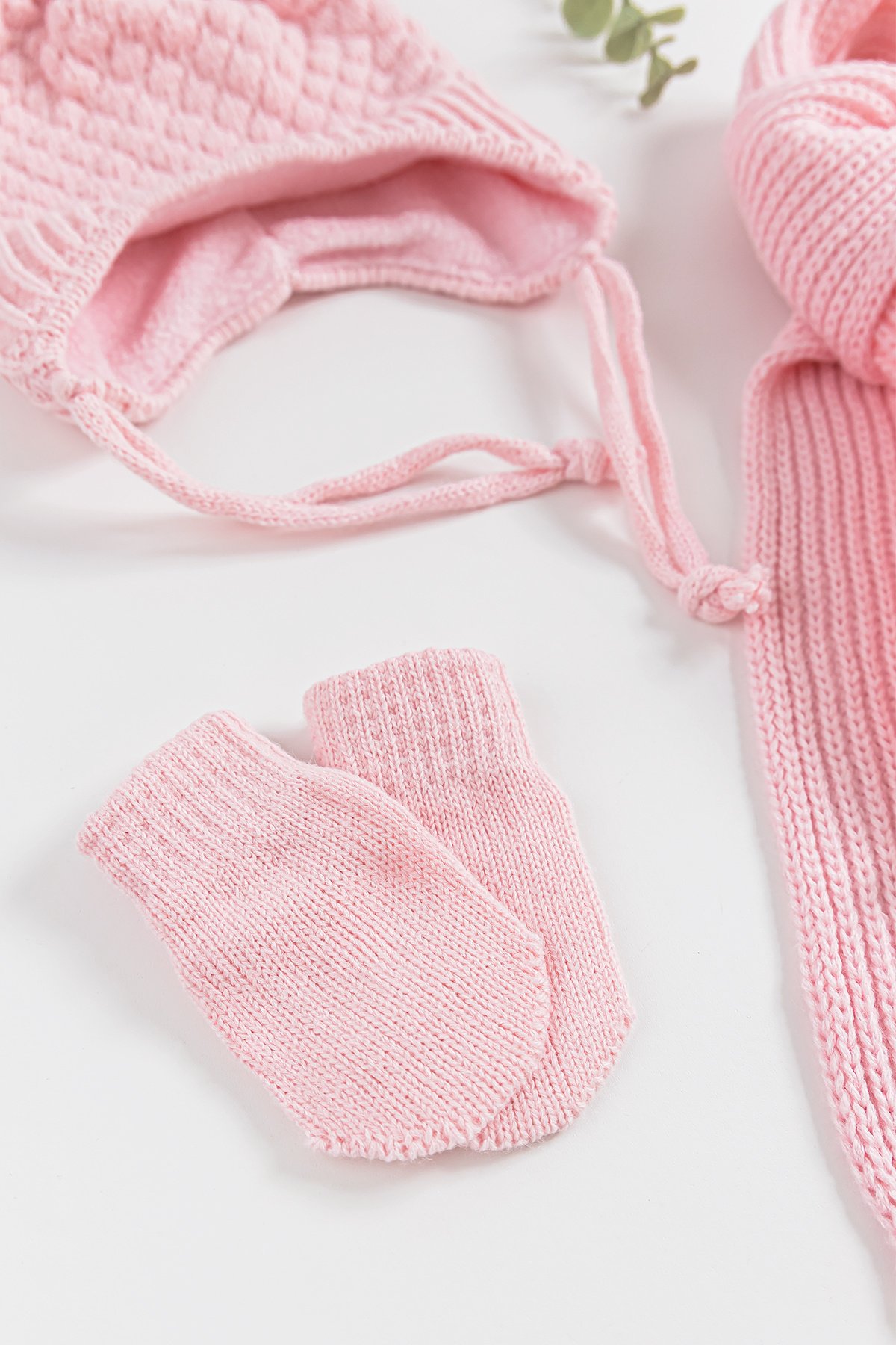 Ponponlu 0-18 Ay Kız Bebek Atkı Bere Eldiven Takımı