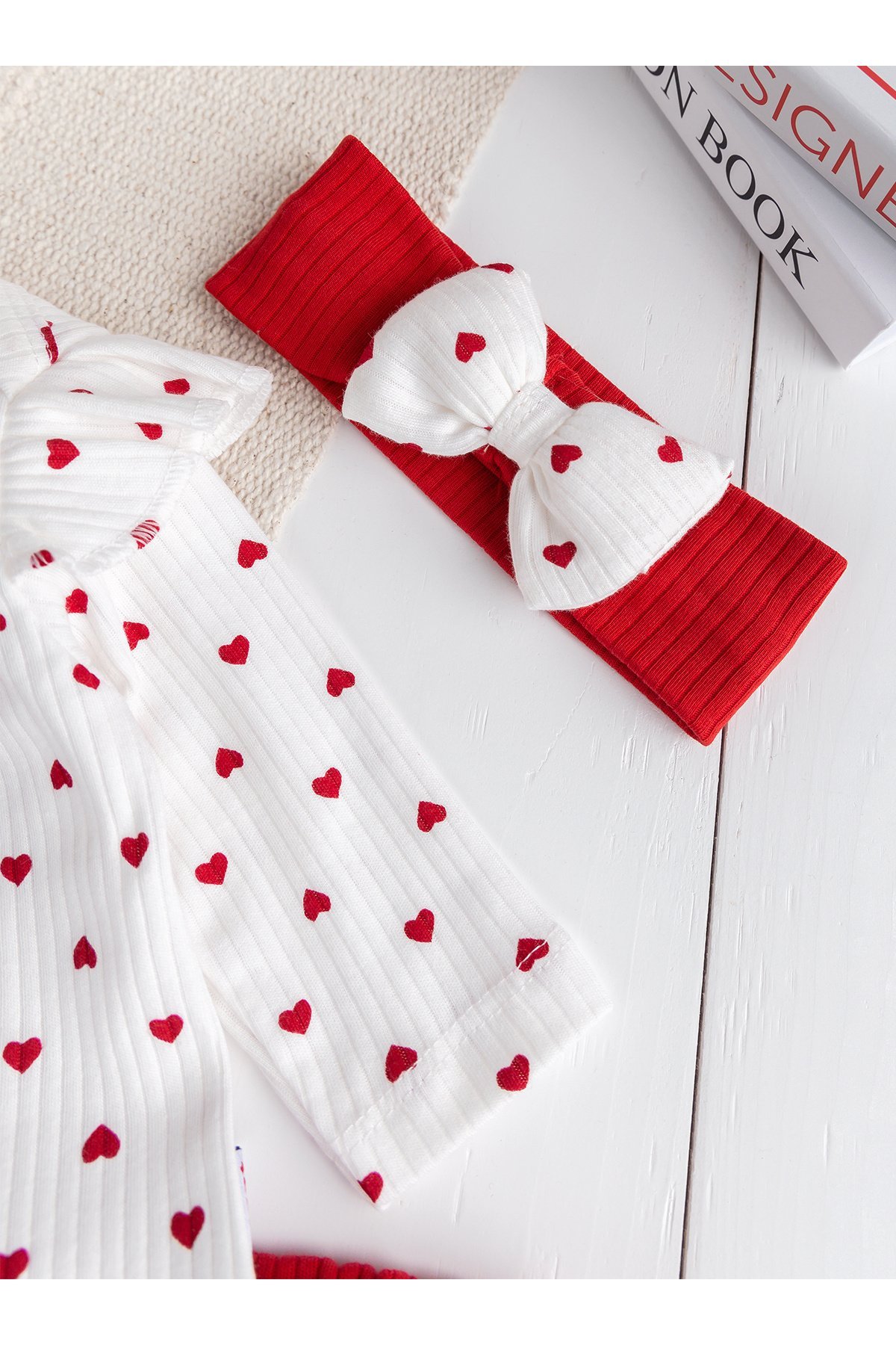 Minik Kalp Desenli Bandanalı 3'lü Kız Bebek Takım