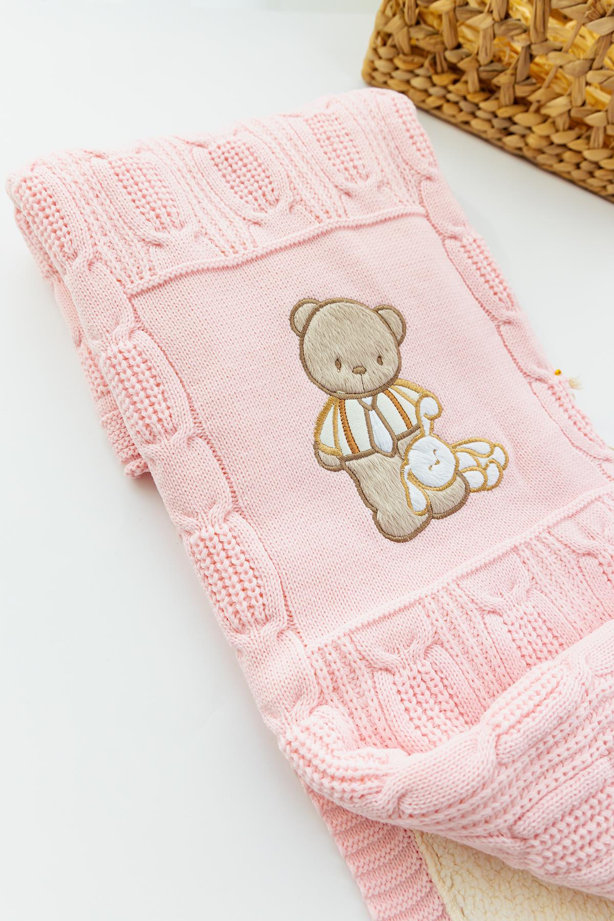 Ayıcık Figürlü Triko Bebek Battaniyesi