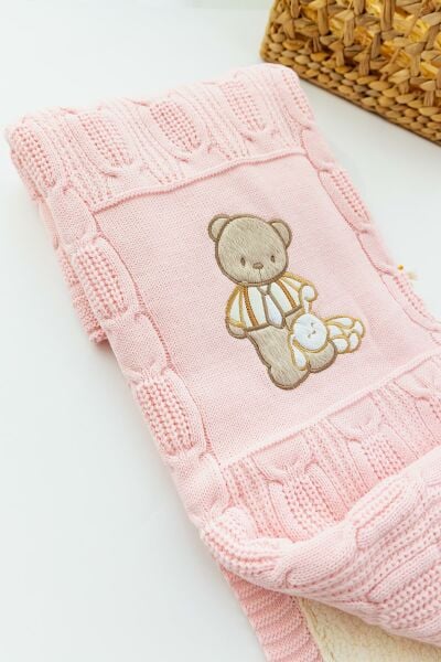 Ayıcık Figürlü Triko Bebek Battaniyesi