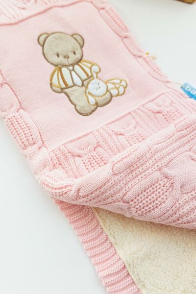 Ayıcık Figürlü Triko Bebek Battaniyesi