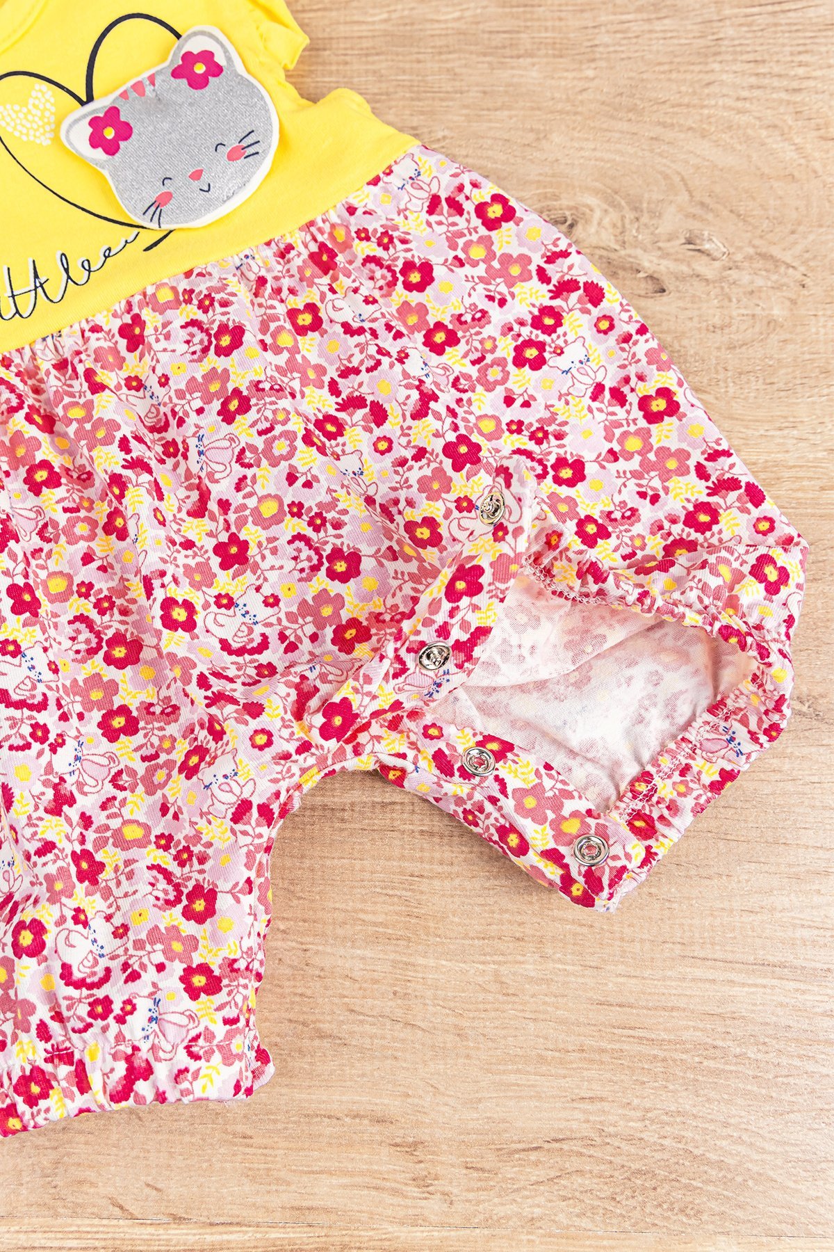 Çiçekli Kedi Figürlü Kız Bebek Tulum