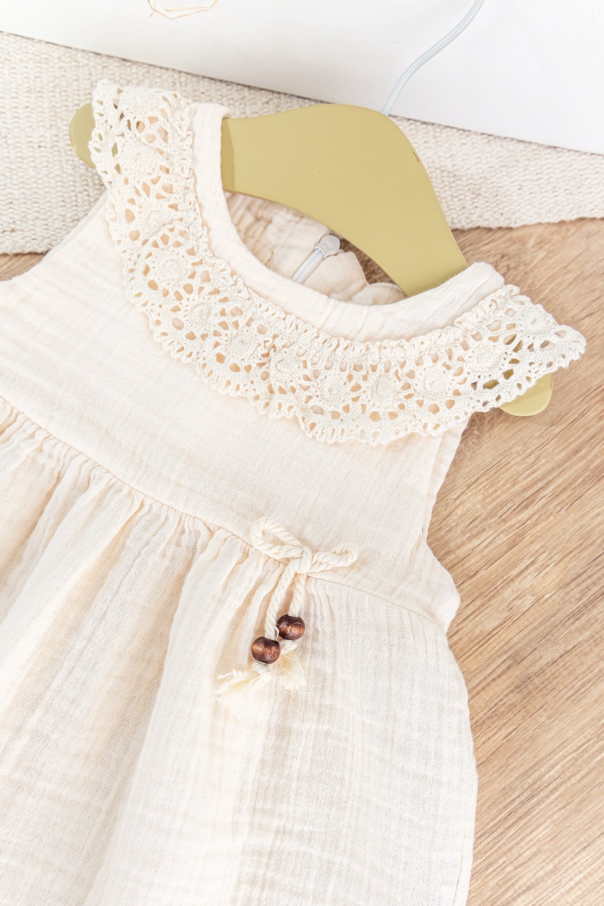 Dantelli Güpür Yakalı Yazlık Askılı Kız Bebek Elbise