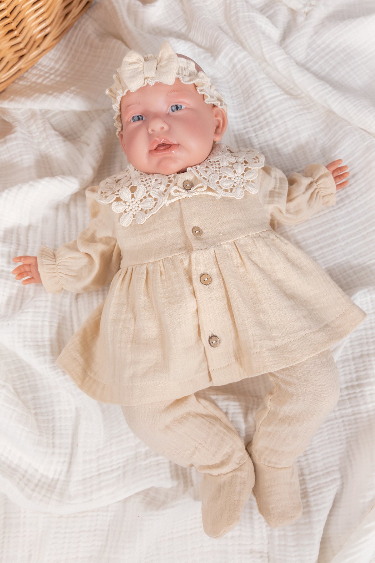 Güpür Yakalı Önden Düğmeli 3'lü Müslin Kız Bebek Hastane Çıkışı Bebek Takım