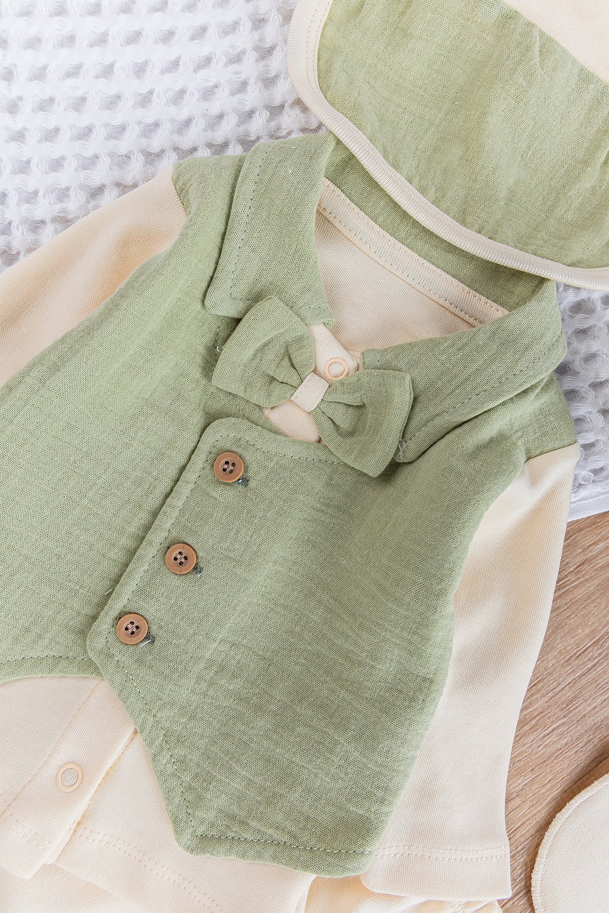 Kendinden Yelekli Papyonlu 5 Parça Erkek Bebek Hastane Çıkışı Bebek Takım