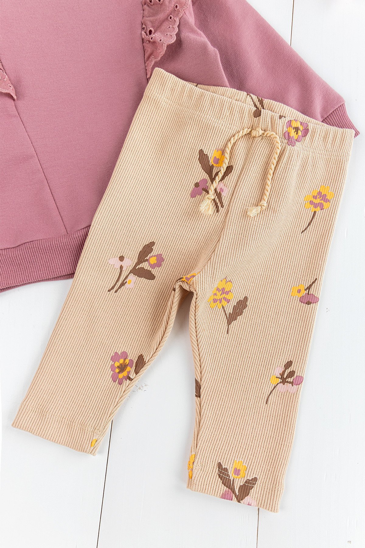 Fırfırlı Çiçek Desenli 2'li Kız Bebek Takım Alt Üst Bebek Takım