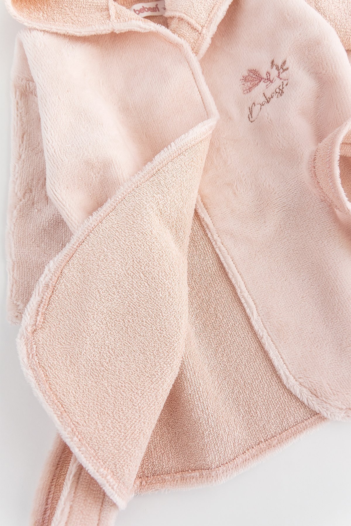 Çiçekli Nakış İşlemeli Fırfırlı 3 Parça Pamuklu Kız Bebek Havlu Bornoz Seti