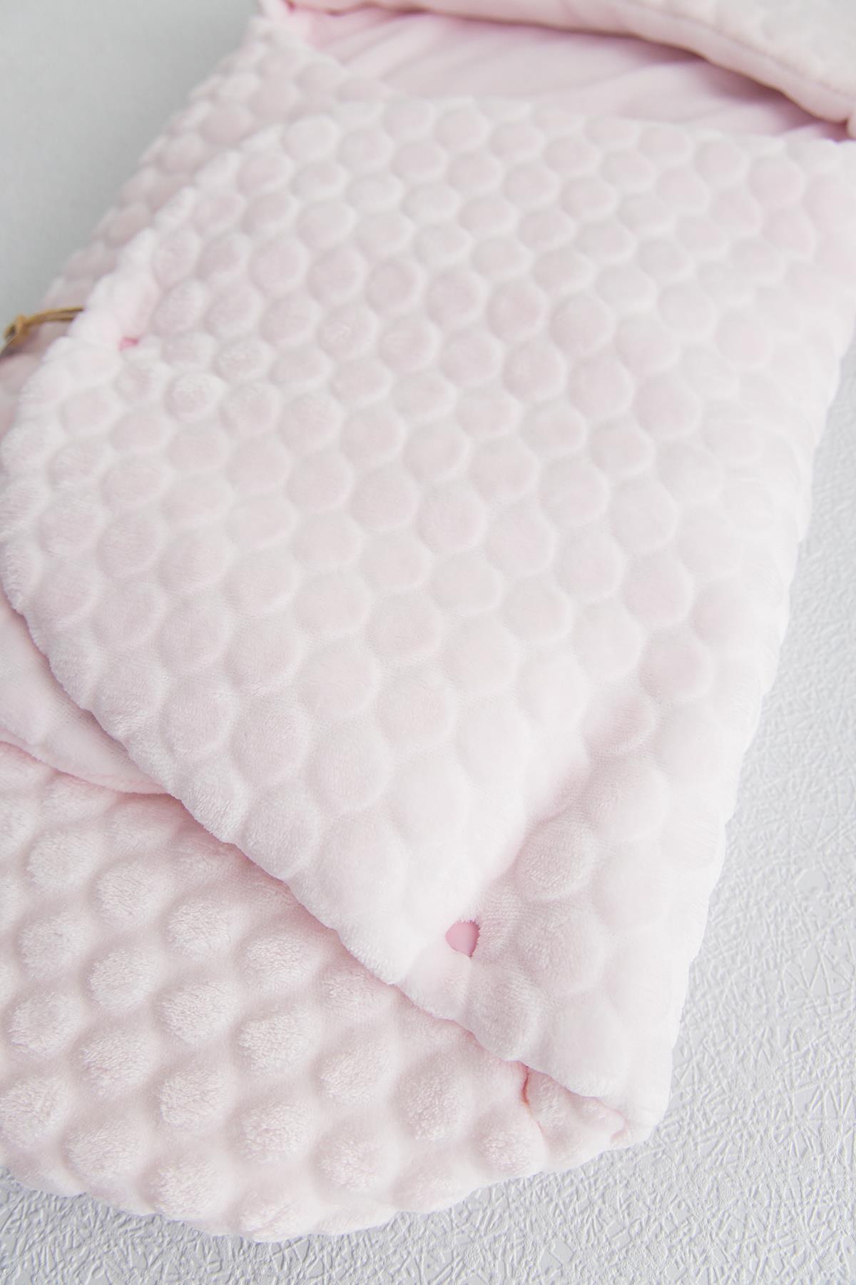 Kabartmalı Velboa Kız Bebek Kundak