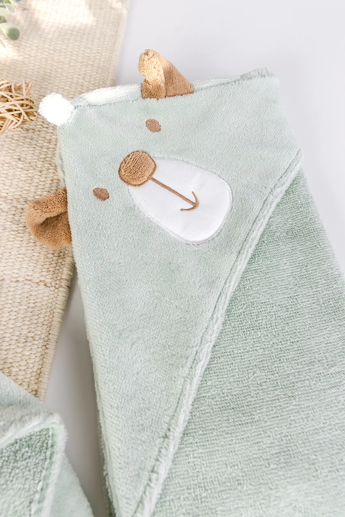 Ayıcık Fiğürlü Antibakrariyel Kız /Erkek  Bebek Bornoz Takımı Seti