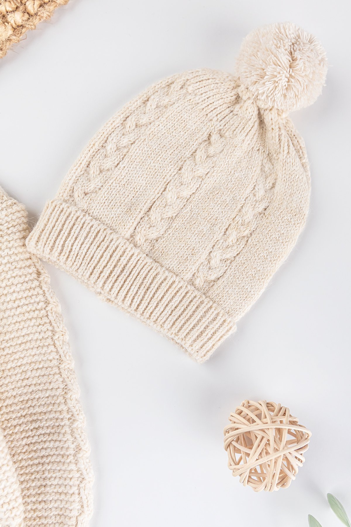 Saç Örgü Desenli Bereli Unisex Kışlık Şapkalı Bebek Tulum