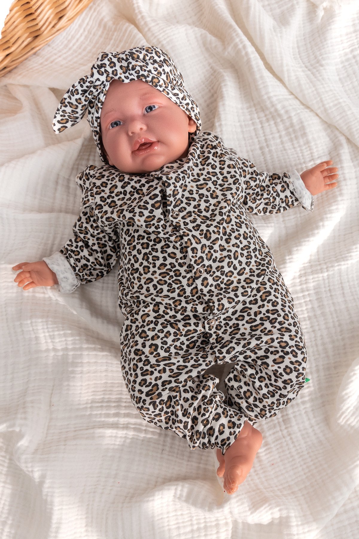 Leopar Desenli Bandanalı Kız Bebek Tulum