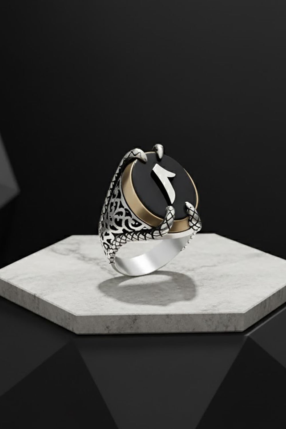 Pençe Model Oniks Taşı Üzeri Elif Yüzük
