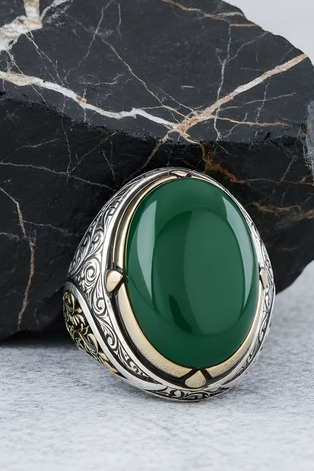 Yeşil Akik Büyük Boy Gravür Sarmaşık Gümüş Yüzük