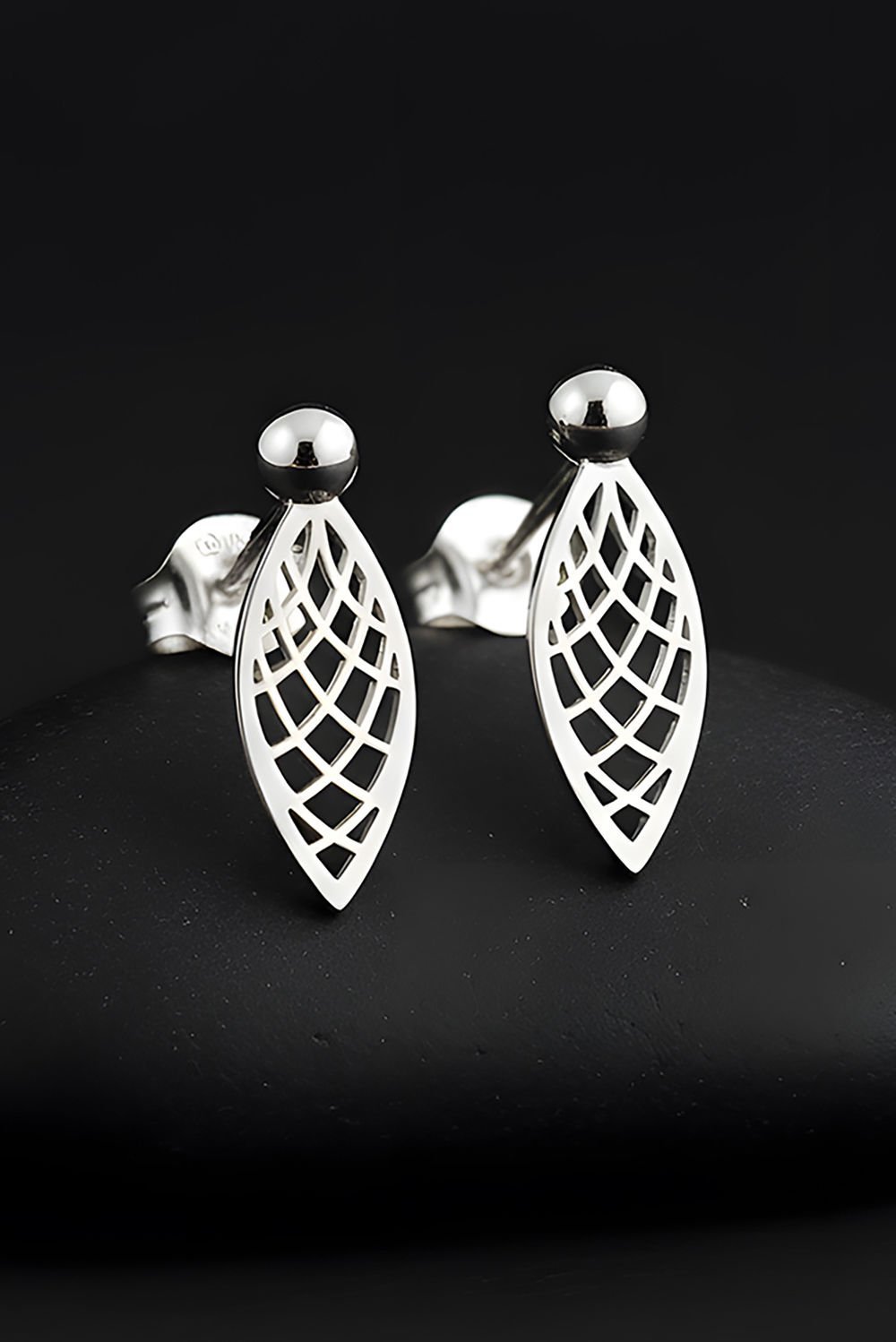 Rüzgar Yaprağı Model Gümüş Küpe