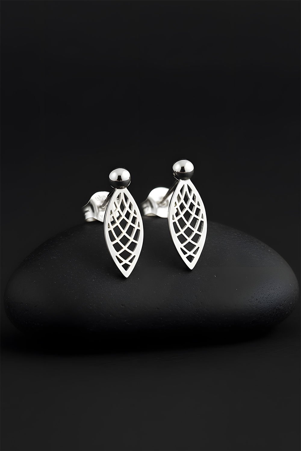 Rüzgar Yaprağı Model Gümüş Küpe