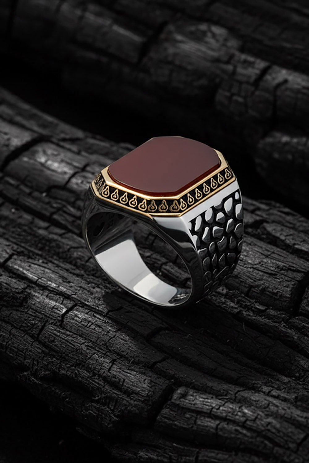 Benekli Model Akik Taşlı Gümüş Erkek Yüzük