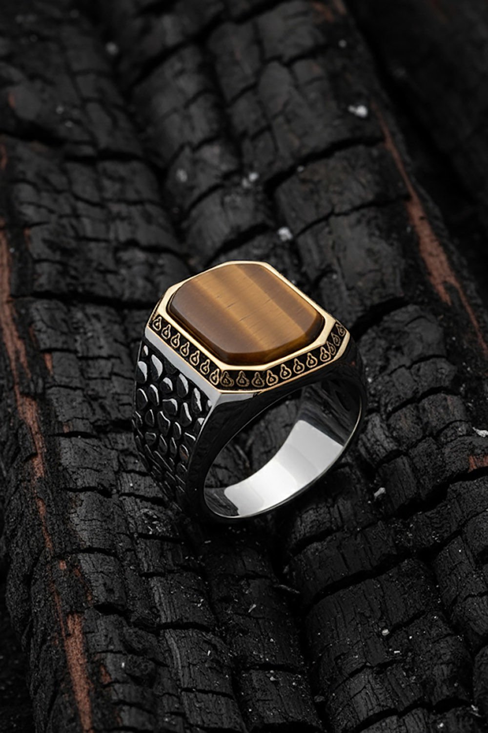 Benekli Model Kaplangözü Taşlı Gümüş Erkek Yüzük