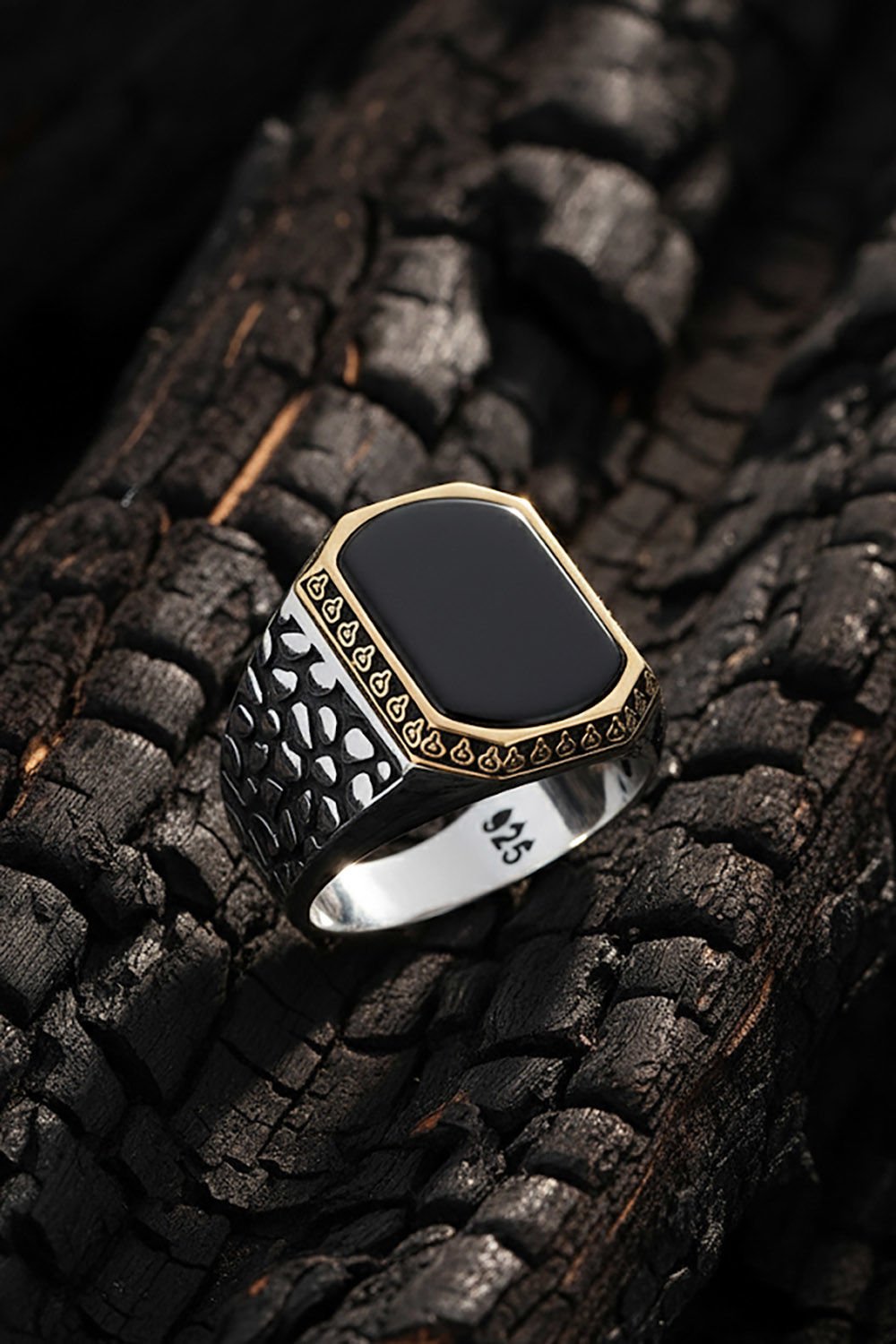 Benekli Model Oniks Taşlı Gümüş Erkek Yüzük