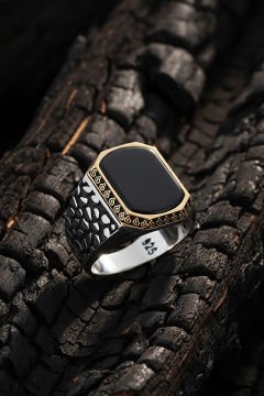 Benekli Model Oniks Taşlı Gümüş Erkek Yüzük