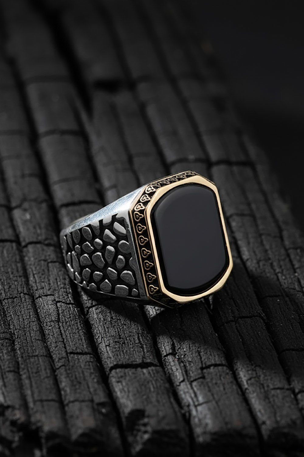 Benekli Model Oniks Taşlı Gümüş Erkek Yüzük