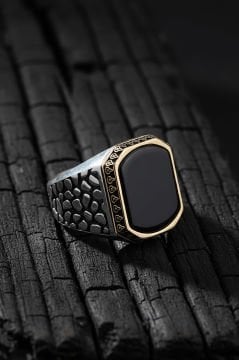 Benekli Model Oniks Taşlı Gümüş Erkek Yüzük
