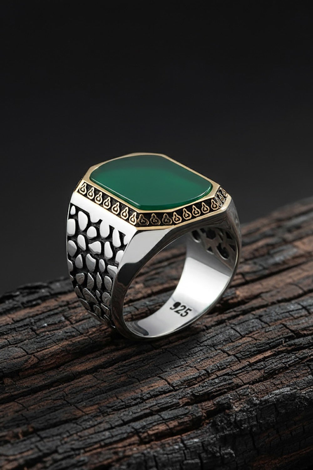 Benekli Model Yeşil Akik Taşlı Gümüş Erkek Yüzük