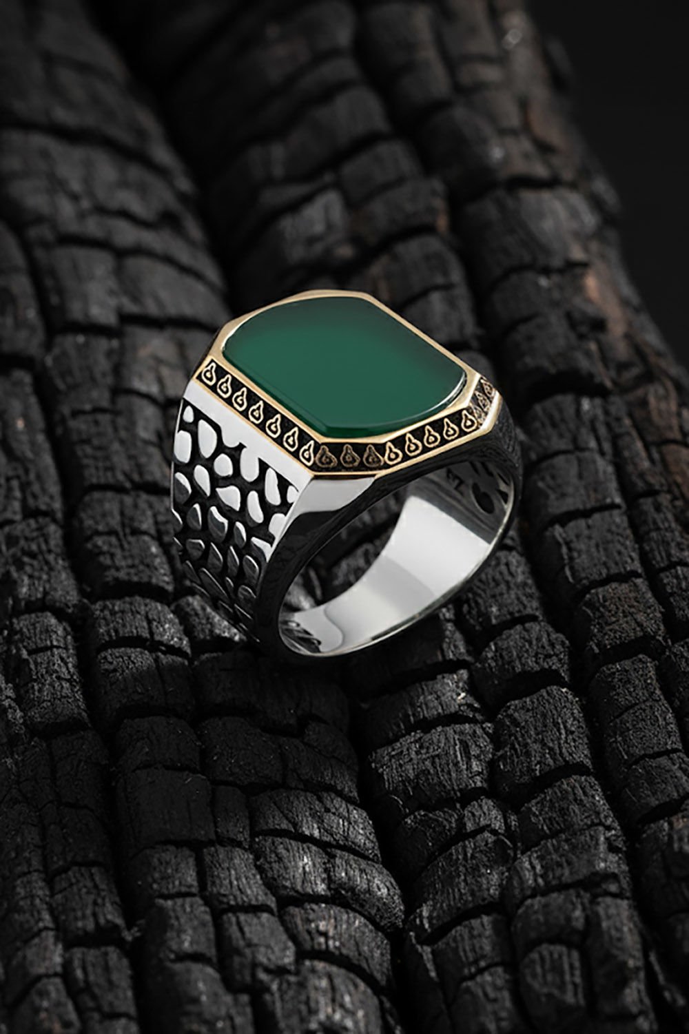 Benekli Model Yeşil Akik Taşlı Gümüş Erkek Yüzük