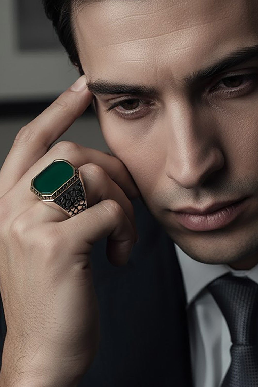 Benekli Model Yeşil Akik Taşlı Gümüş Erkek Yüzük
