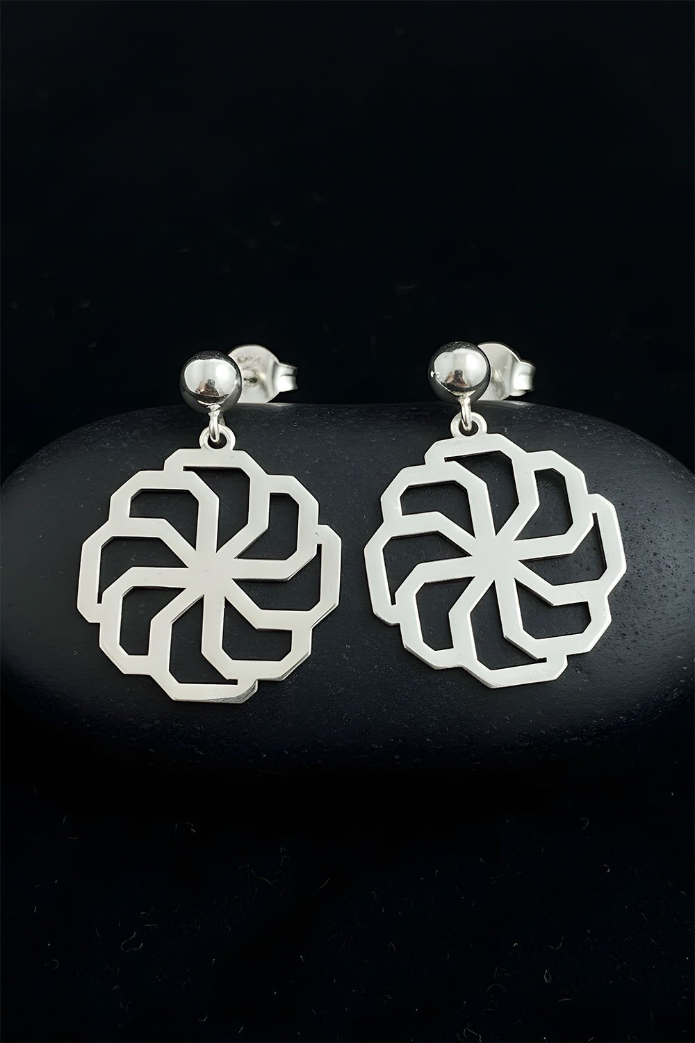 Rüzgar Gülü Model Gümüş Küpe