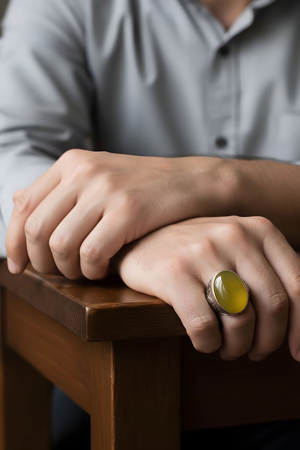 Sarı Akik Taşlı Gravür Desenli Gümüş Yüzük