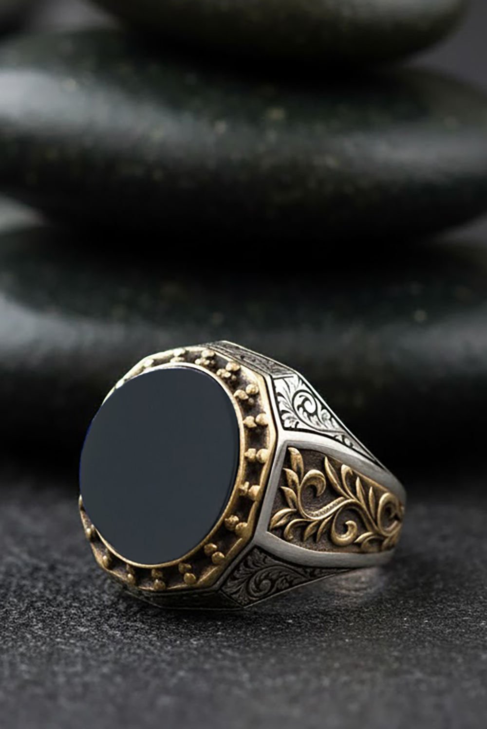 Oniks Taşlı Gravür Sarmaşık Model Gümüş Yüzük