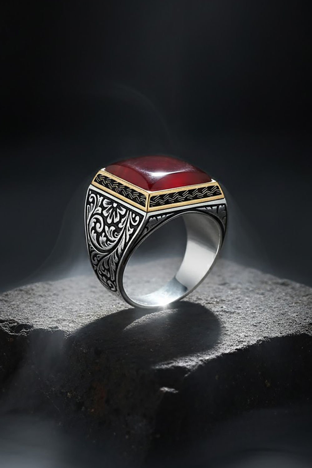 Kare Model Kalem İşlemeli Akik Taşlı Yüzük