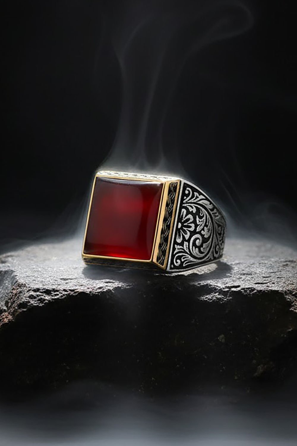 Kare Model Kalem İşlemeli Akik Taşlı Yüzük